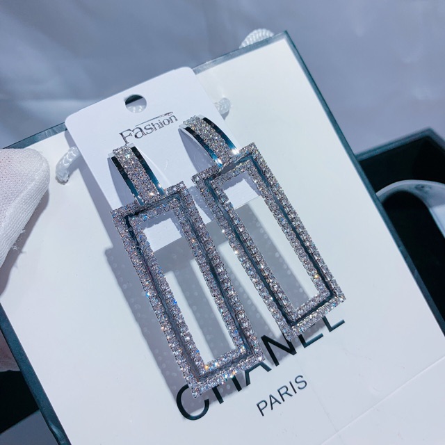 Khuyên đá dài cao cấp