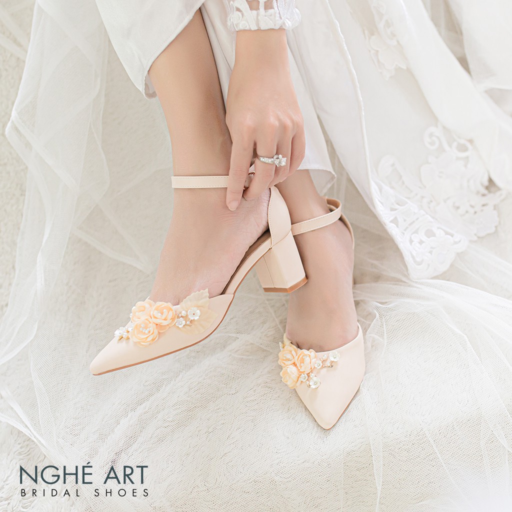 Giày cưới Nghé Art quai ngang đính hoa 216-06