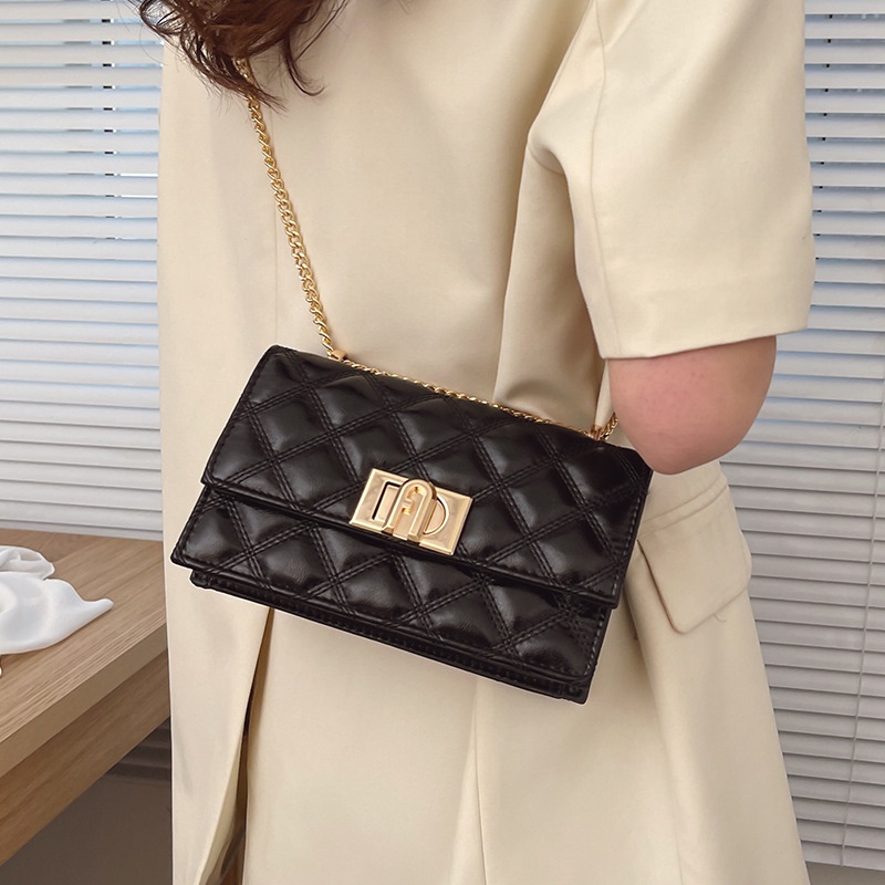 Túi đeo chéo IELGY kẻ hình thoi có khoá cài dây mắt xích phong cách Hàn Quốc cho nữ