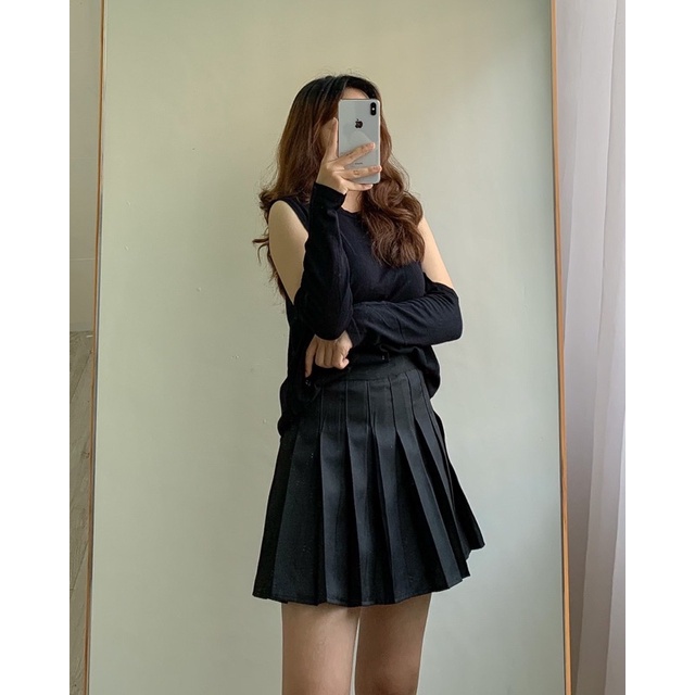 Áo trễ vai len mõng ( trắng /đen)