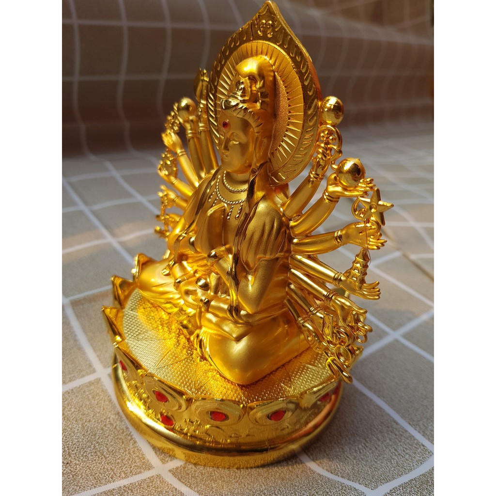 Tượng Phật Bà Quan Âm Nghìn Tay Kèm Nước Hoa Ô TÔ  Đặt Taplp Ô Tô Sang Trọng