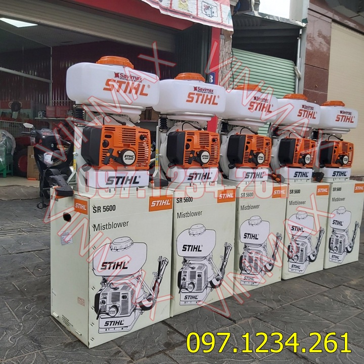 Máy phun hóa chất diệt khuẩn sân bóng nhanh gọn lẹ đánh bay vi trùng