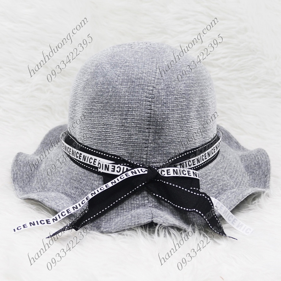 Nón tai bèo Just For You vành rộng 8cm hàng quảng châu vành có độ ngợn sóng, phía trong có 2 dây rút