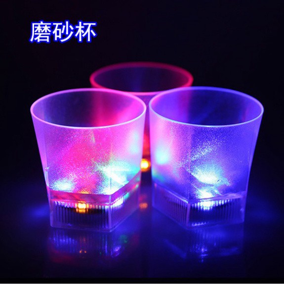 Cốc đèn Led phát sáng nhiều màu đổ nước tự sáng-Ly phát sáng đèn led 7 màu