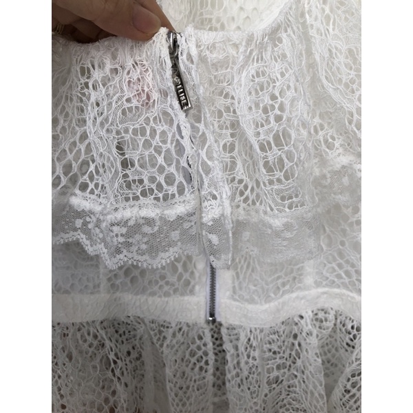 Elise newtag set áo và chân váy ren mới nguyên tag M/L