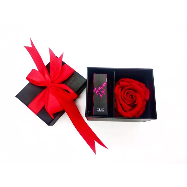 Quà tặng bạn gái - hộp hoa kèm son siêu chanh sả 😍😍😍 | BigBuy360 - bigbuy360.vn