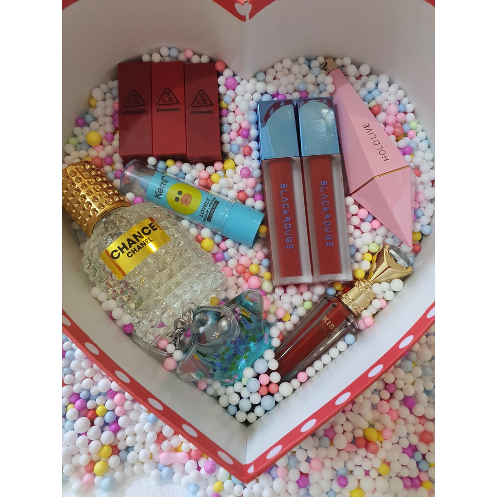 SET QUÀ TẶNG BẠN GÁI NHÂN DỊP NGÀY LỄ ĐẶC BIỆT QUAN TRỌNG