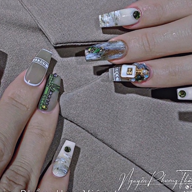Miếng dán sticker mã D-444