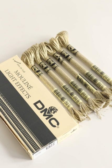 Chỉ thêu kim tuyến chính hãng DMC Pháp.Hàng có sẵn, được chọn màu