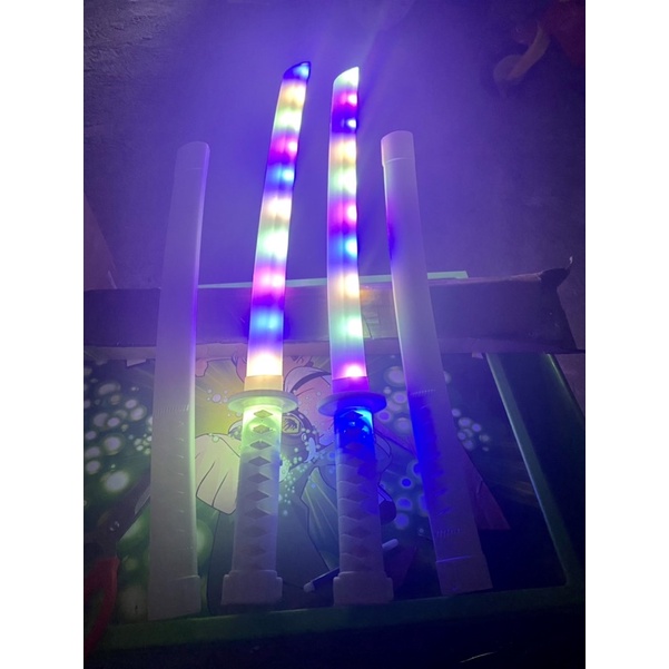 Kiếm katana phát sáng kèm âm thanh full màu  trắng 9 bóng chưa kèm pin