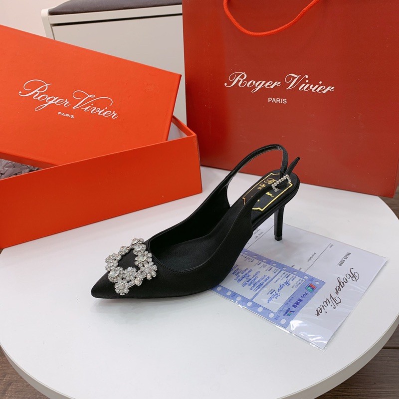 Sandal roger lụa phối tag đá gót nhọn fullbox hàng quảng châu cao cấp