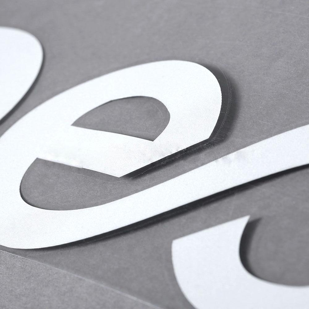 Đề Can Phản Quang Chống Thấm Nước Thông Dụng Dán Kính Chắn Gió Trước Xe Hơi