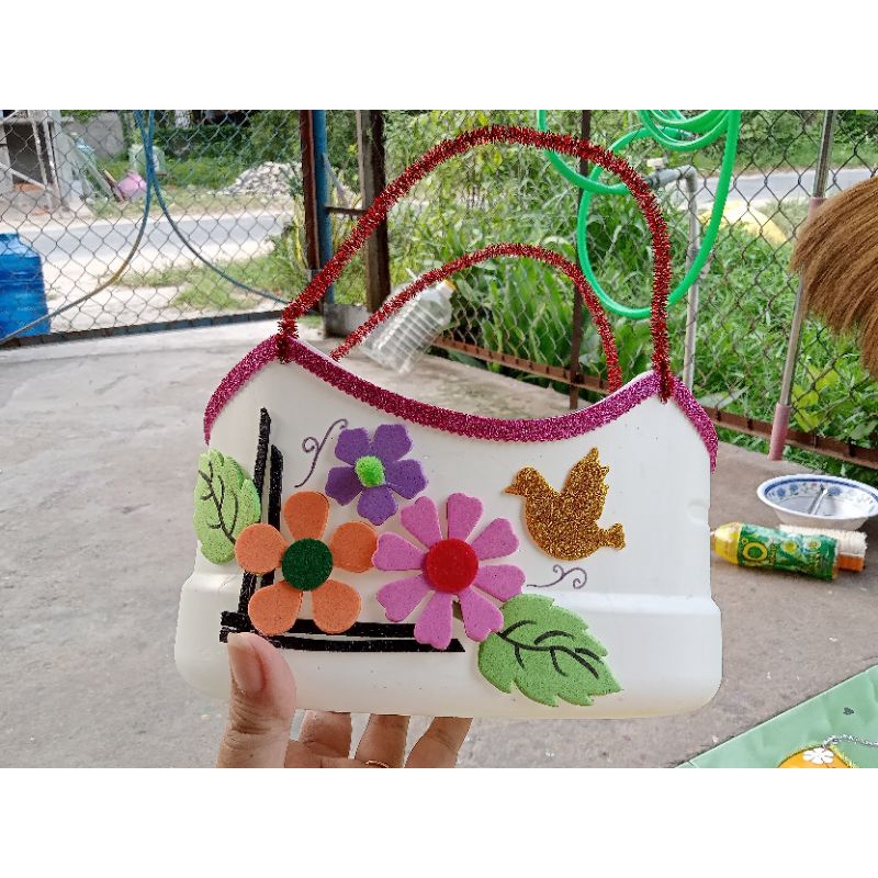 Giỏ sách từ vật liệu tái chế