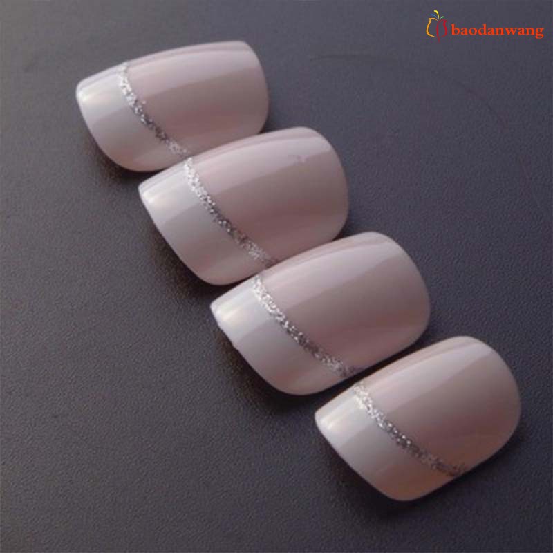 [Hàng mới về] Set 24 móng tay giả ngắn màu trắng nhạt che phủ toàn diện phong cách Châu Âu đơn giản