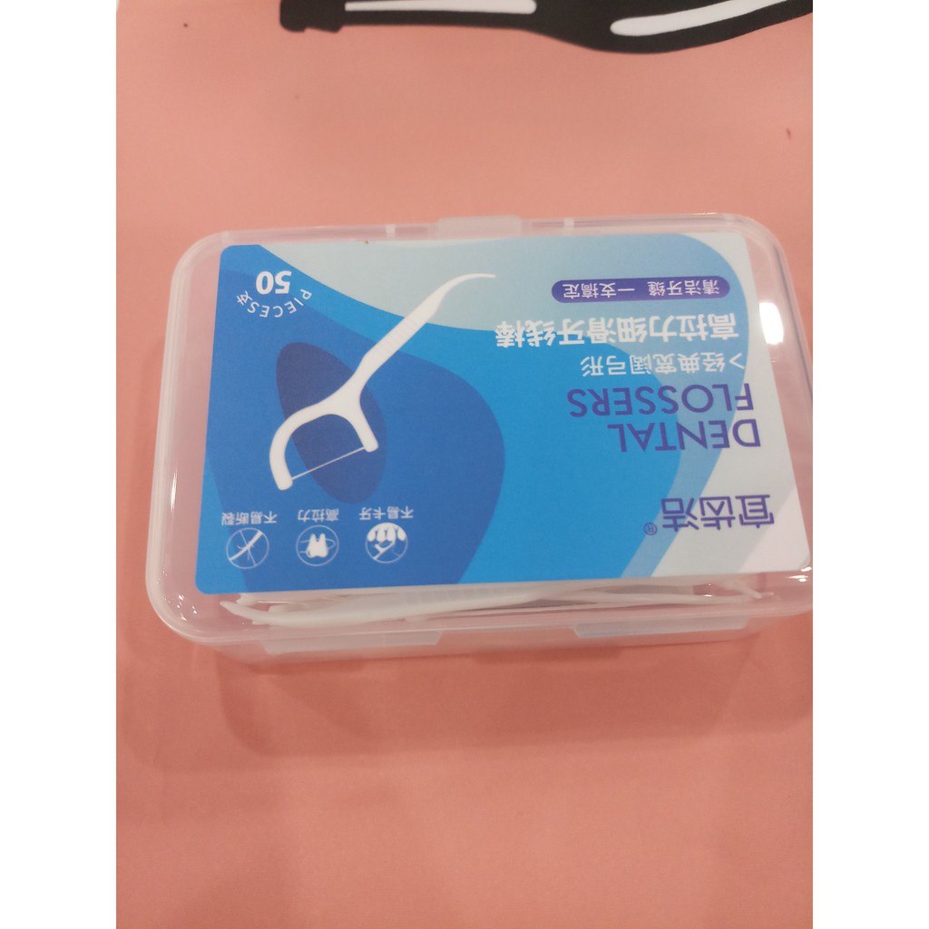 Hộp 50 chỉ nha khoa xỉa răng giúp lấy sạch các mảng bám trên răng 1 cách nhanh chóng