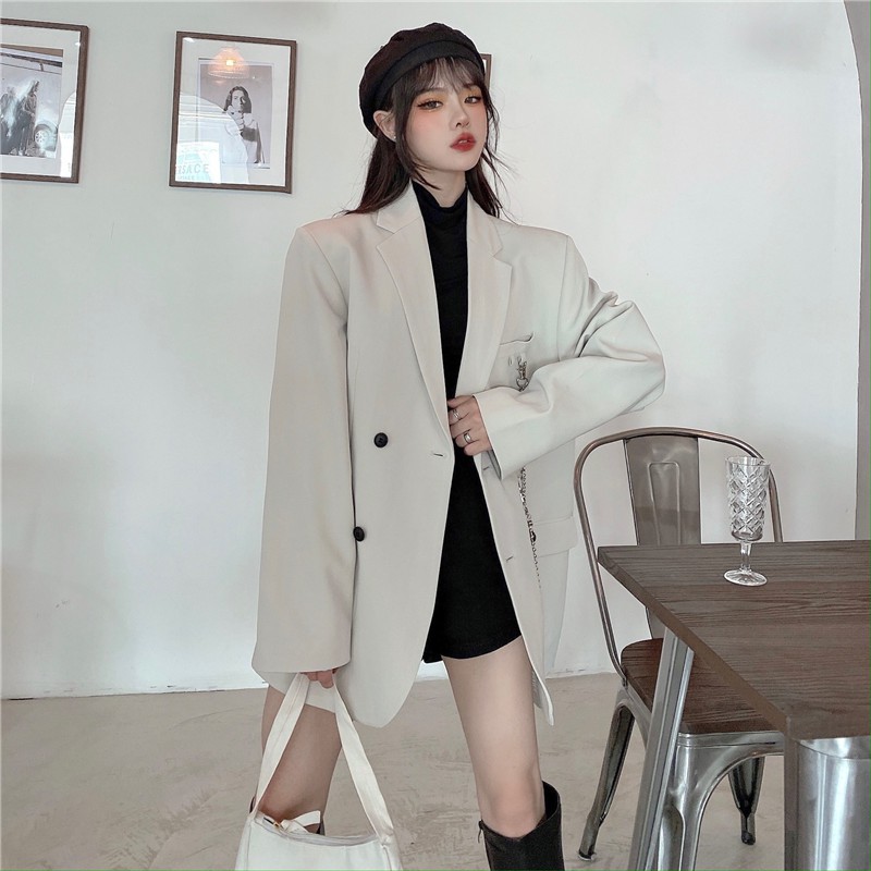 Áo khoác vest màu trắng phối xích thời trang Hàn Quốc cá tính