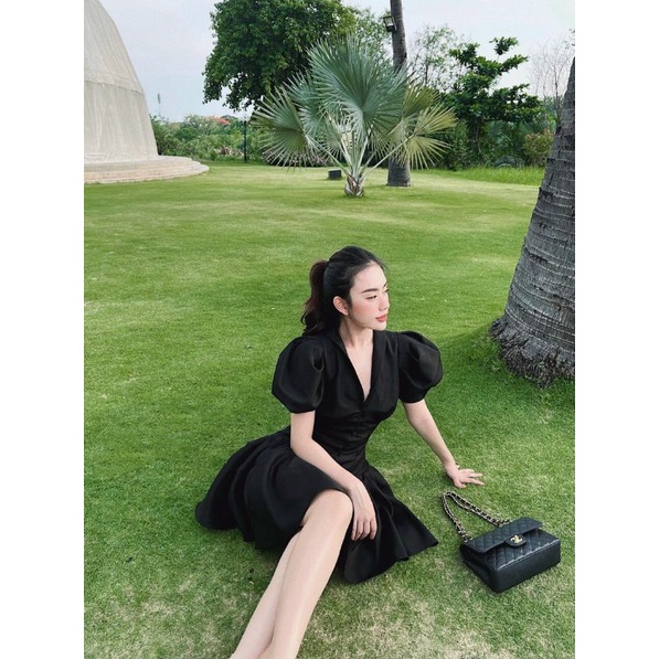 [Mã FAMARAL1 giảm 10K đơn 50K] Đầm dự tiệc dáng xòe phối nút sang trọng Crist Dress | BigBuy360 - bigbuy360.vn