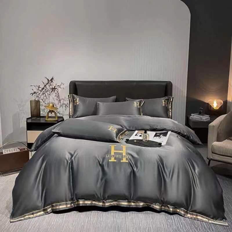 Bộ chăn ga gối lụa chữ H LUXURY LÌFE thêu sang trọng, chất phi lụa thoáng mát hàng nhập khẩu(bộ 4 món vỏ chăn)