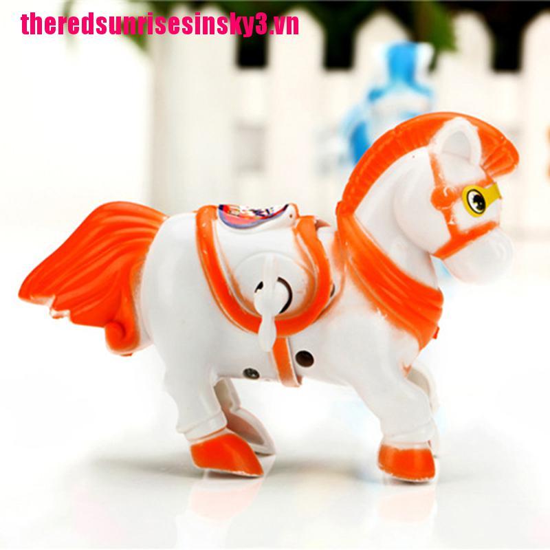 Đồ Chơi Ngựa Di Chuyển Bằng Nhựa Trên Ống Hút