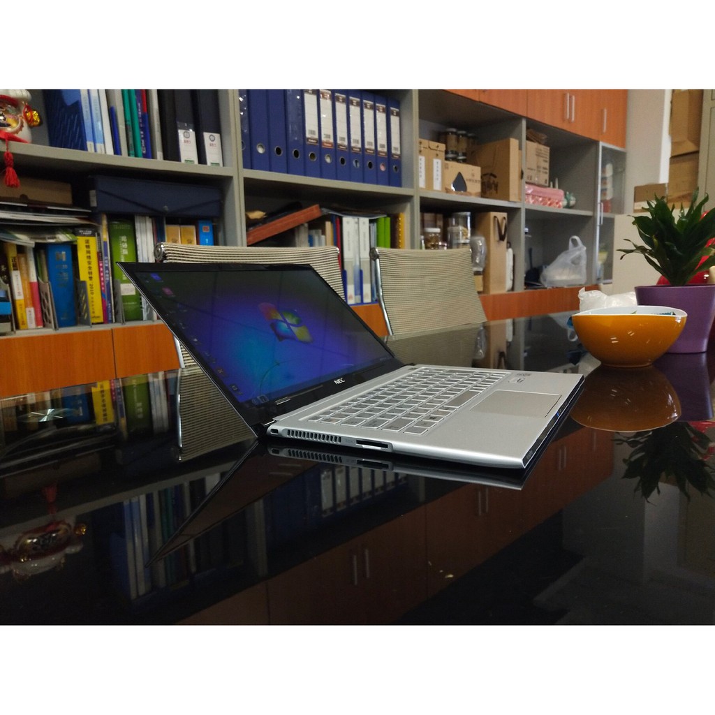 Laptop NEC VersaPro PC-VK18 Core i5-3337U, 4gb Ram,128gb SSD 13.3inch HD, vỏ magie siêu bền