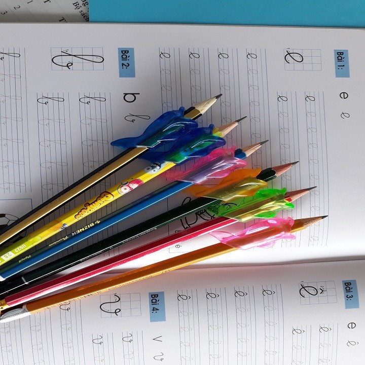 Cá Heo đệm tay cầm bút