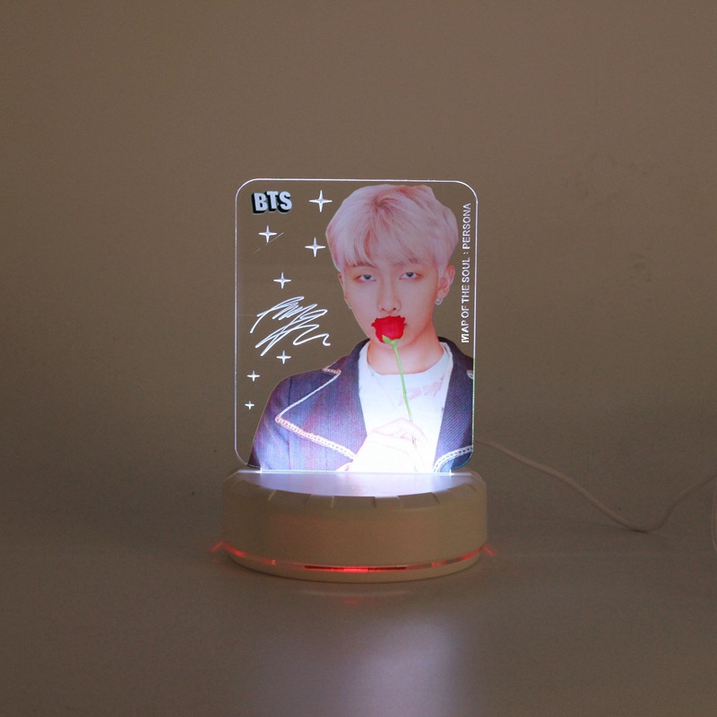 Đèn LED để bàn in hình thành viên nhóm nhạc bts đổi màu đẹp mắt