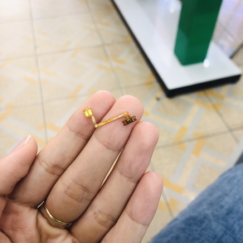 Dây âm lượng(volum)/ dây nguồn OPPO A1k hàng chính hãng zin bóc máy, nút âm lượng/nút nguồn OPPO A1k full chức năng.
