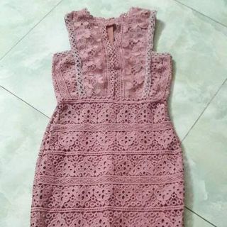 Đầm body ren