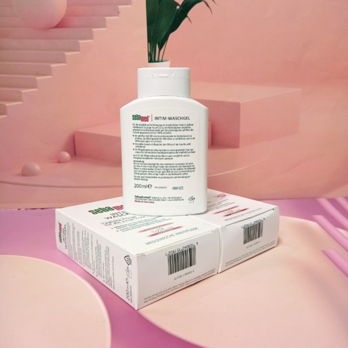- Dung dịch vệ sinh phụ nữ Sebamed - pH 3,8