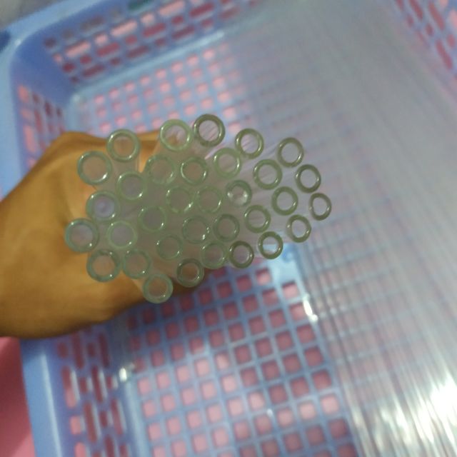 10 ống hút phi 6