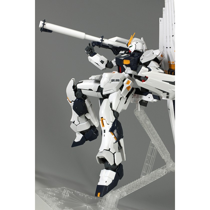 Mô hình lắp ráp RG 1/144 Nu Gundam Bandai