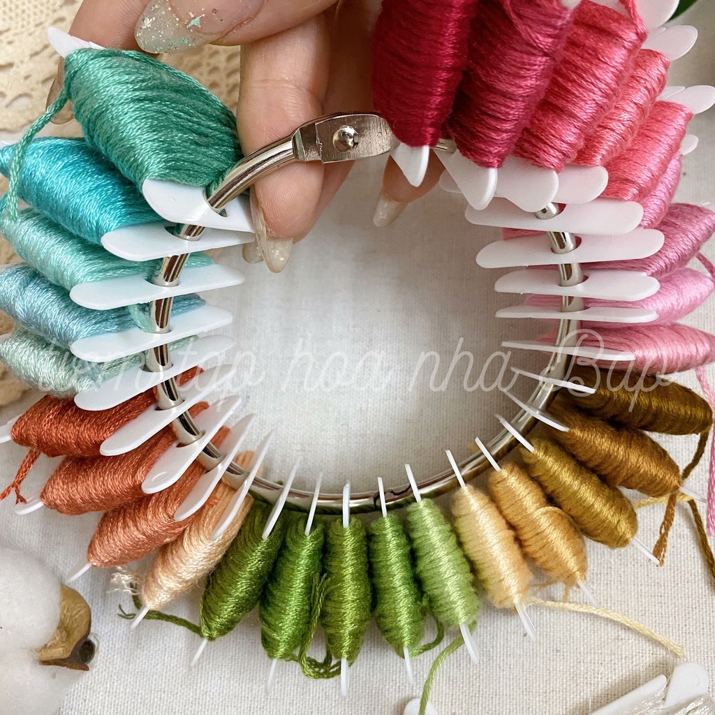 Khoen Sắt Tròn Treo Bobbin Tiện Dụng