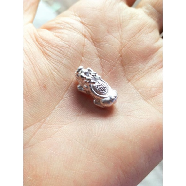 Charm cụ tỳ hưu bạc ta nguyên chất bụng thỏi vàng lưng in chữ song hỉ cát tường