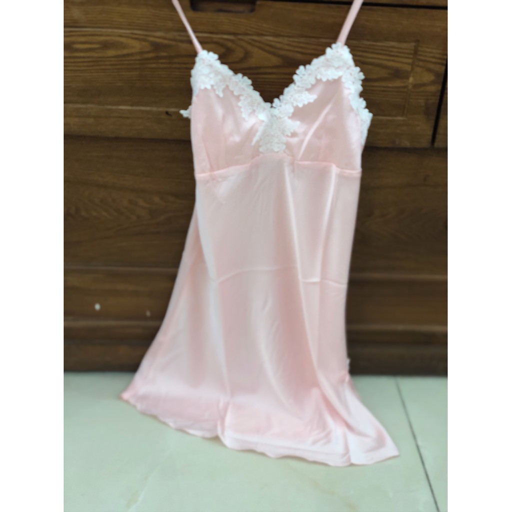 Váy ngủ satin lụa đệm mút ngực bigsize 63kg🔥HÌNH THẬT🔥AMUSE V08 đồ ngủ cao cấp hai dây viền ren trắng sale gía rẻ | BigBuy360 - bigbuy360.vn