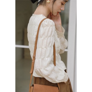 𝗺𝗶𝗲 𝘀𝘁𝘂𝗱𝗶𝗼 - Áo Chiffon cổ V phối ren điệu đà