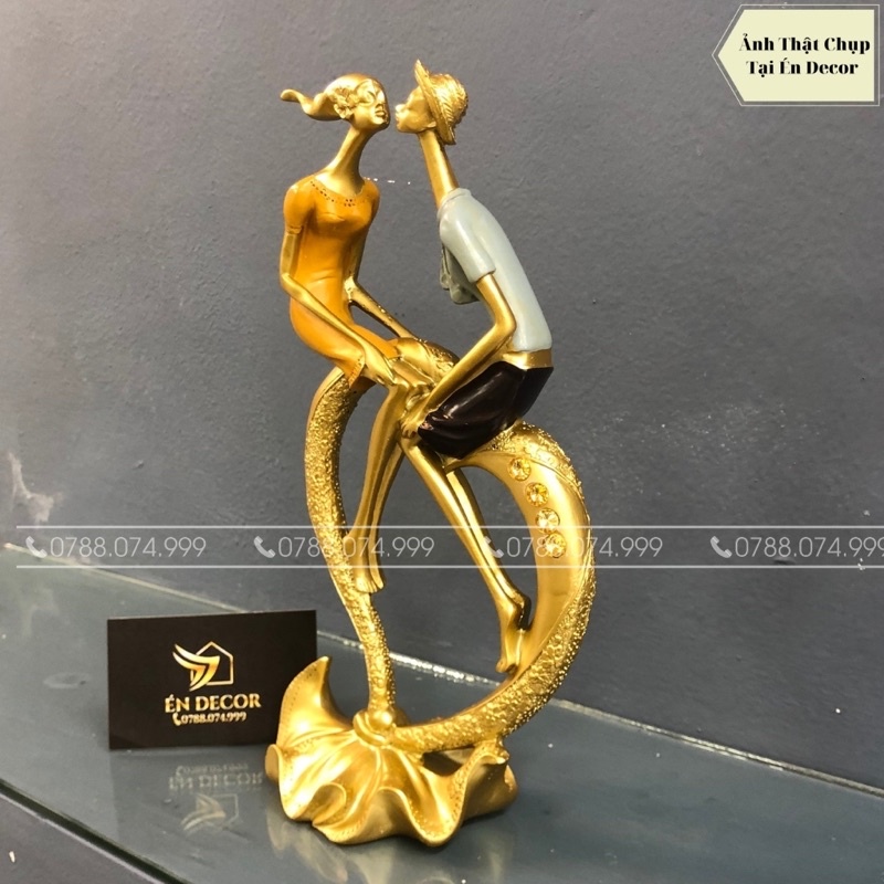 Đôi Nam nữ, Cô Gái Trang Trí Nhà Cửa, Trang trí tủ kệ, Decor nhà đẹp, Én Decor