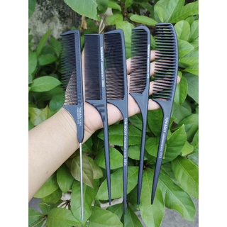Lược đuôi nhọn chia tóc