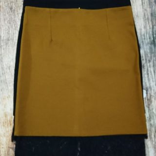 Chân váy phối ren
