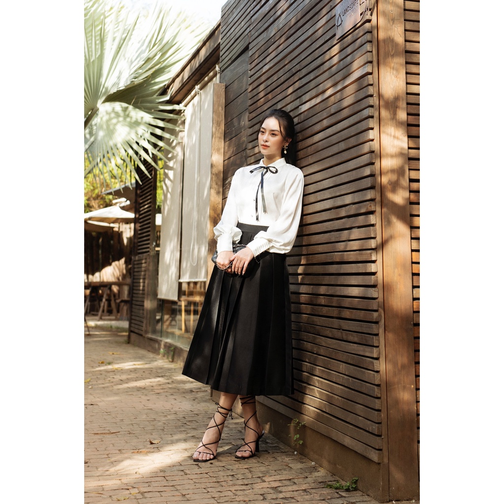 Áo sơ mi lụa cotton nữ HUONG BOUTIQUE HBSM875 cổ nơ, xếp pli ngực, chun tay