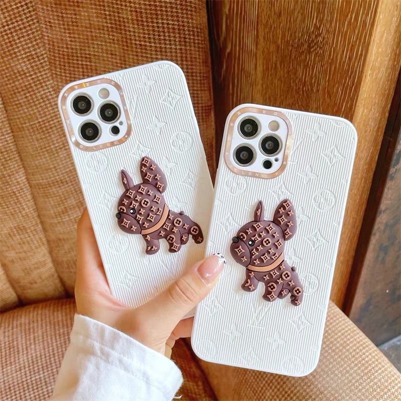 Ốp lưng L V CAMERA VIỀN VÀNG MÀU TRẮNG HÌNH NỔI PHỐI CHÓ BULL DOG NỔI 3D CẠNH VUÔNG