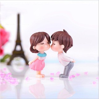 Tượng Cặp đôi nam nữ Hôn nhau