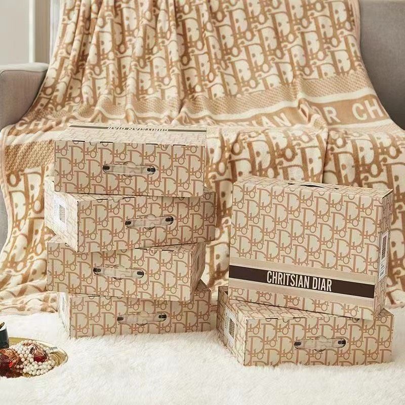 Chăn văn phòng nhung tuyết thương hiệu mềm mại kích thước 150cmx200cm kèm túi sịn sò