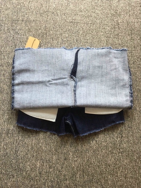 CHÂN VÁY JEANS NỮ CÓ QUẦN TUA LAI THÊU HOẠT HÌNH HAI MÀU ĐẬM NHẠT B-T