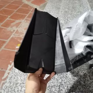Dè chắn bùn sau R15v3 lắp thay zin