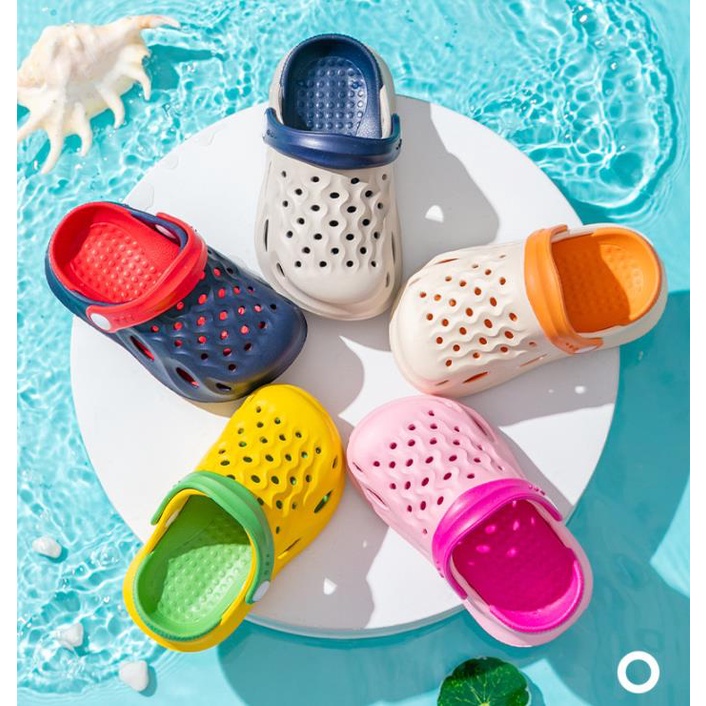 Dép Sandal Đục Lỗ Chống Trượt Thời Trang Đi Biển Mùa Hè Cho Bé