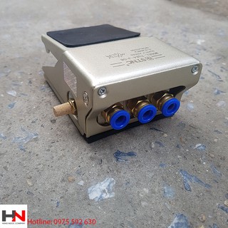 Bàn đạp khí nén TG24-J-08 hãng STNC và đầu ra ống hơi