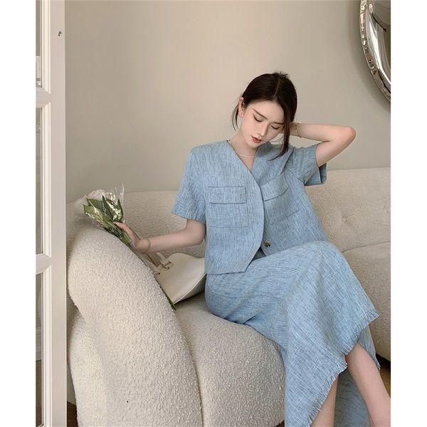 Set chân váy và Áo khoác dáng rộng thời trang khí chất cho nữ