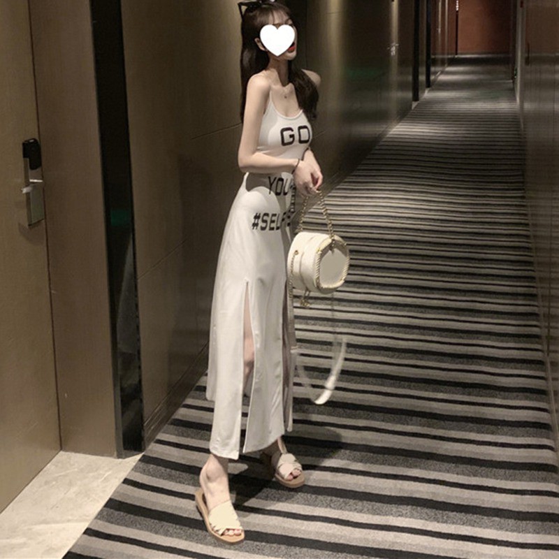Đầm hai dây xẻ tà in chữ thời trang | BigBuy360 - bigbuy360.vn
