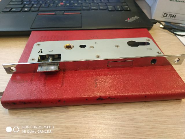 Thân khóa cửa nhựa, ruột khóa