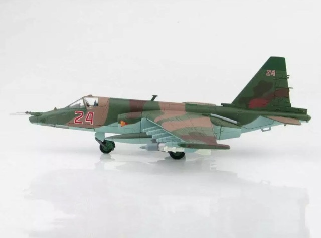 Mô hình Hobby Master 1:72 máy bay Sukhoi Su-25 của Không quân Nga “Red 24” tại Syria, Latakia 2011